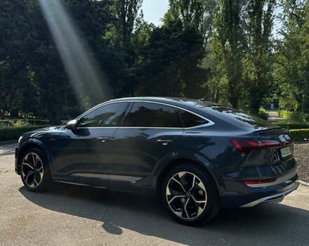 Синий Ауди E-Tron, объемом двигателя 0 л и пробегом 52 тыс. км за 47997 $, фото 1 на Automoto.ua