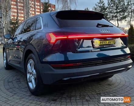 Синий Ауди E-Tron, объемом двигателя 71 л и пробегом 50 тыс. км за 34500 $, фото 4 на Automoto.ua