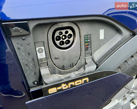 Синий Ауди E-Tron, объемом двигателя 0 л и пробегом 94 тыс. км за 34900 $, фото 30 на Automoto.ua