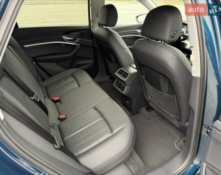 Синий Ауди E-Tron, объемом двигателя 0 л и пробегом 69 тыс. км за 33300 $, фото 31 на Automoto.ua