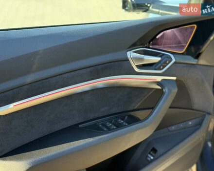 Синий Ауди E-Tron, объемом двигателя 0 л и пробегом 98 тыс. км за 30990 $, фото 25 на Automoto.ua