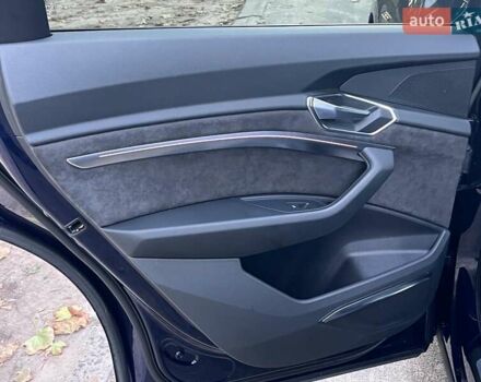 Синий Ауди E-Tron, объемом двигателя 0 л и пробегом 69 тыс. км за 35990 $, фото 28 на Automoto.ua