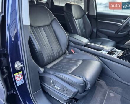 Синий Ауди E-Tron, объемом двигателя 0 л и пробегом 52 тыс. км за 37500 $, фото 89 на Automoto.ua