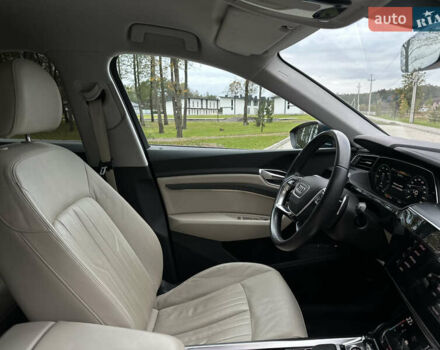 Синій Ауді E-Tron, об'ємом двигуна 0 л та пробігом 75 тис. км за 35900 $, фото 43 на Automoto.ua