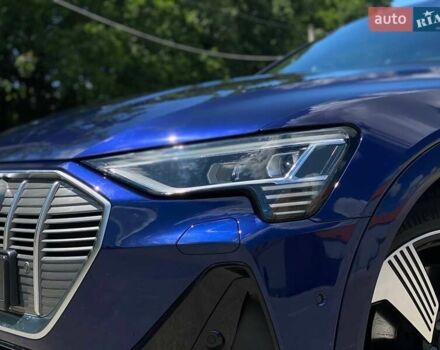 Синий Ауди E-Tron, объемом двигателя 0 л и пробегом 72 тыс. км за 42390 $, фото 2 на Automoto.ua