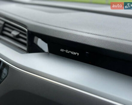 Синій Ауді E-Tron, об'ємом двигуна 0 л та пробігом 75 тис. км за 35900 $, фото 47 на Automoto.ua