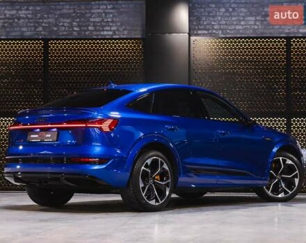 Синій Ауді E-Tron, об'ємом двигуна 0 л та пробігом 33 тис. км за 49899 $, фото 2 на Automoto.ua