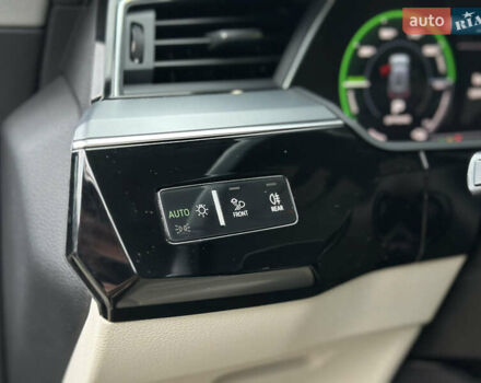 Синій Ауді E-Tron, об'ємом двигуна 0 л та пробігом 75 тис. км за 35900 $, фото 37 на Automoto.ua