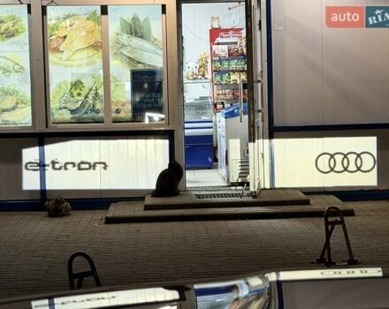 Синий Ауди E-Tron, объемом двигателя 0 л и пробегом 44 тыс. км за 46600 $, фото 71 на Automoto.ua