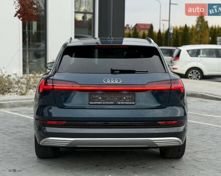 Синій Ауді E-Tron, об'ємом двигуна 0 л та пробігом 67 тис. км за 33900 $, фото 4 на Automoto.ua