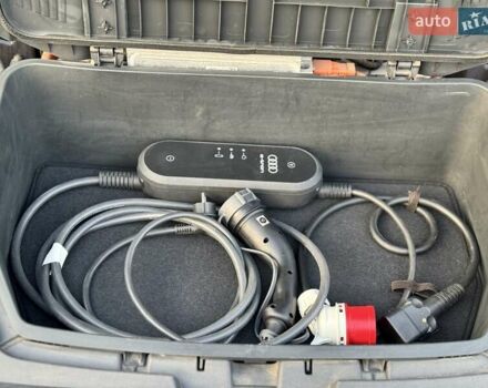 Синий Ауди E-Tron, объемом двигателя 0 л и пробегом 52 тыс. км за 37500 $, фото 107 на Automoto.ua