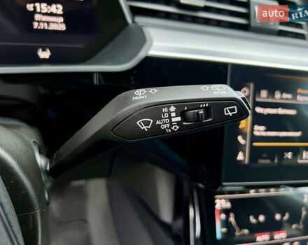 Синий Ауди E-Tron, объемом двигателя 0 л и пробегом 94 тыс. км за 34900 $, фото 26 на Automoto.ua