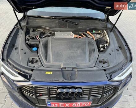Синий Ауди E-Tron, объемом двигателя 0 л и пробегом 52 тыс. км за 37500 $, фото 106 на Automoto.ua