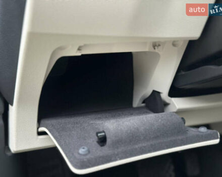 Синій Ауді E-Tron, об'ємом двигуна 0 л та пробігом 75 тис. км за 35900 $, фото 38 на Automoto.ua