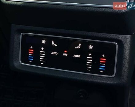 Синий Ауди E-Tron, объемом двигателя 0 л и пробегом 72 тыс. км за 42390 $, фото 24 на Automoto.ua