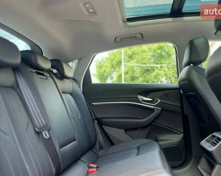 Синій Ауді E-Tron, об'ємом двигуна 0 л та пробігом 45 тис. км за 33900 $, фото 23 на Automoto.ua