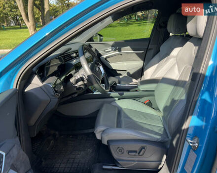 Синій Ауді E-Tron, об'ємом двигуна 0 л та пробігом 55 тис. км за 54000 $, фото 9 на Automoto.ua