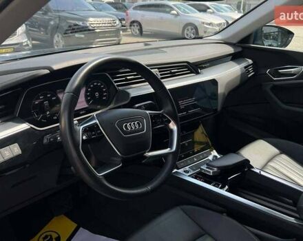 Синій Ауді E-Tron, об'ємом двигуна 0 л та пробігом 45 тис. км за 33900 $, фото 11 на Automoto.ua