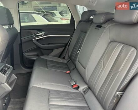 Синий Ауди E-Tron, объемом двигателя 0 л и пробегом 88 тыс. км за 36000 $, фото 21 на Automoto.ua