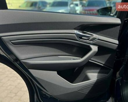 Синій Ауді E-Tron, об'ємом двигуна 0 л та пробігом 45 тис. км за 33900 $, фото 21 на Automoto.ua