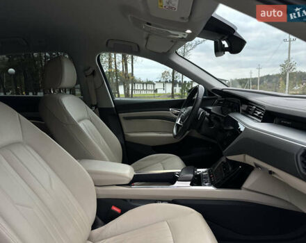 Синій Ауді E-Tron, об'ємом двигуна 0 л та пробігом 75 тис. км за 35900 $, фото 44 на Automoto.ua