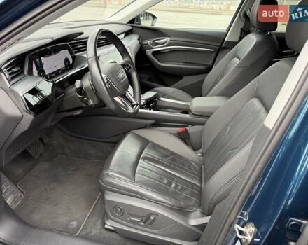 Синий Ауди E-Tron, объемом двигателя 0 л и пробегом 69 тыс. км за 33300 $, фото 24 на Automoto.ua