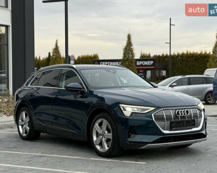 Синій Ауді E-Tron, об'ємом двигуна 0 л та пробігом 67 тис. км за 33900 $, фото 2 на Automoto.ua