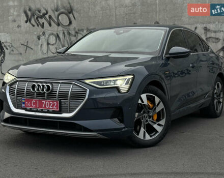 Ауді E-Tron 2021 у Львові на Automoto.ua Синій Ауді E-Tron, об'ємом двигуна 0 л та пробігом 73 тис. км за 38520 $, фото 7 на Automoto.ua