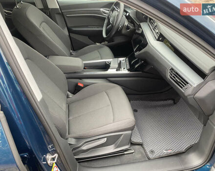 Синий Ауди E-Tron, объемом двигателя 0 л и пробегом 31 тыс. км за 30900 $, фото 18 на Automoto.ua