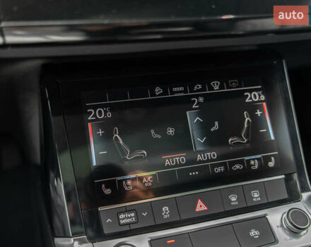 Синий Ауди E-Tron, объемом двигателя 0 л и пробегом 85 тыс. км за 37990 $, фото 7 на Automoto.ua