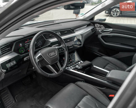 Синий Ауди E-Tron, объемом двигателя 0 л и пробегом 85 тыс. км за 37990 $, фото 26 на Automoto.ua