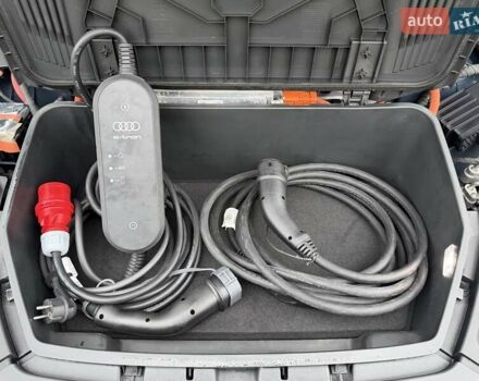 Синій Ауді E-Tron, об'ємом двигуна 0 л та пробігом 64 тис. км за 41900 $, фото 84 на Automoto.ua
