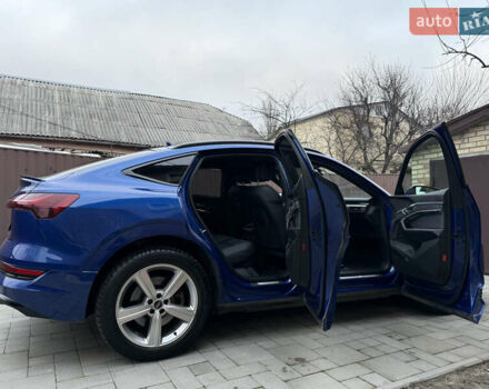 Синій Ауді E-Tron, об'ємом двигуна 0 л та пробігом 38 тис. км за 56900 $, фото 4 на Automoto.ua