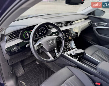 Синий Ауди E-Tron, объемом двигателя 0 л и пробегом 52 тыс. км за 41550 $, фото 12 на Automoto.ua