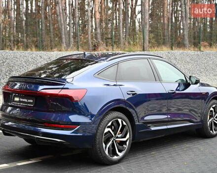 Синий Ауди E-Tron, объемом двигателя 0 л и пробегом 17 тыс. км за 50190 $, фото 2 на Automoto.ua