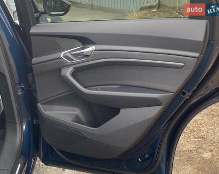 Синий Ауди E-Tron, объемом двигателя 0 л и пробегом 31 тыс. км за 30900 $, фото 30 на Automoto.ua