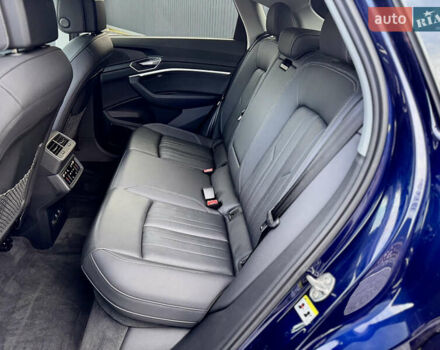 Синий Ауди E-Tron, объемом двигателя 0 л и пробегом 52 тыс. км за 41550 $, фото 14 на Automoto.ua