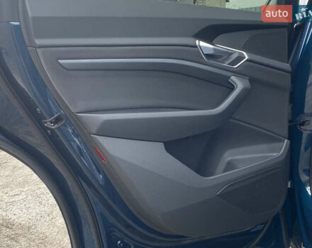 Синий Ауди E-Tron, объемом двигателя 0 л и пробегом 31 тыс. км за 30900 $, фото 32 на Automoto.ua