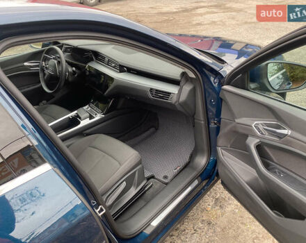 Синий Ауди E-Tron, объемом двигателя 0 л и пробегом 31 тыс. км за 30900 $, фото 17 на Automoto.ua