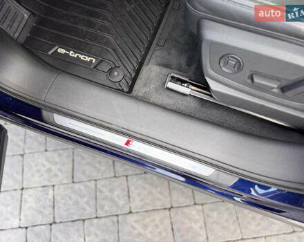 Синий Ауди E-Tron, объемом двигателя 0 л и пробегом 52 тыс. км за 41550 $, фото 16 на Automoto.ua