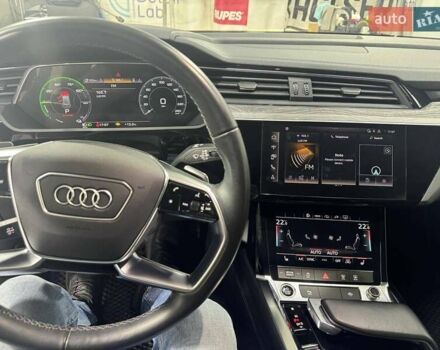 Синій Ауді E-Tron, об'ємом двигуна 0 л та пробігом 37 тис. км за 38800 $, фото 4 на Automoto.ua