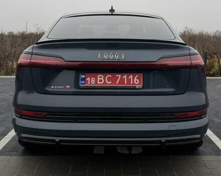 Синій Ауді E-Tron, об'ємом двигуна 0 л та пробігом 64 тис. км за 41900 $, фото 3 на Automoto.ua