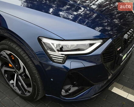 Синий Ауди E-Tron, объемом двигателя 0 л и пробегом 17 тыс. км за 50190 $, фото 3 на Automoto.ua