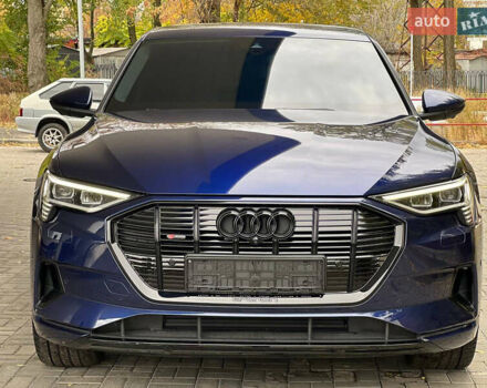 Синий Ауди E-Tron, объемом двигателя 0 л и пробегом 27 тыс. км за 42500 $, фото 2 на Automoto.ua