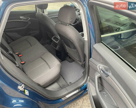 Синий Ауди E-Tron, объемом двигателя 0 л и пробегом 31 тыс. км за 30900 $, фото 16 на Automoto.ua