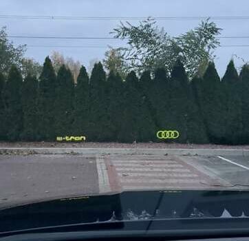 Синий Ауди E-Tron, объемом двигателя 0 л и пробегом 112 тыс. км за 36900 $, фото 113 на Automoto.ua