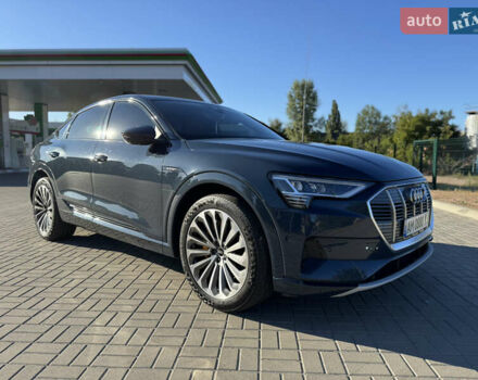 Синий Ауди E-Tron, объемом двигателя 0 л и пробегом 76 тыс. км за 36500 $, фото 8 на Automoto.ua