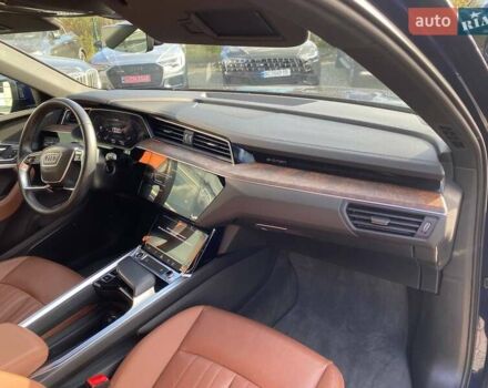 Синий Ауди E-Tron, объемом двигателя 0 л и пробегом 55 тыс. км за 34400 $, фото 8 на Automoto.ua