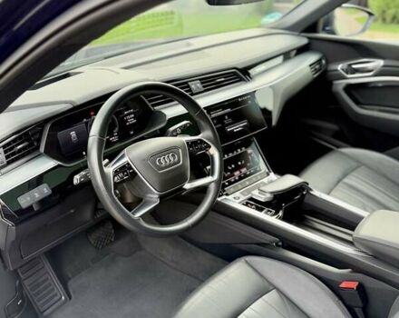 Синий Ауди E-Tron, объемом двигателя 0 л и пробегом 112 тыс. км за 36900 $, фото 64 на Automoto.ua