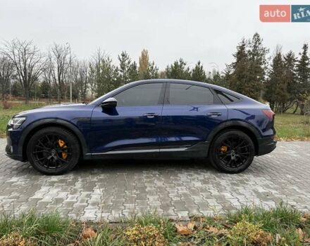 Синій Ауді E-Tron, об'ємом двигуна 0 л та пробігом 60 тис. км за 47800 $, фото 4 на Automoto.ua